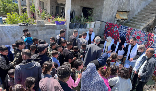 جمعية تراحم الخيرية بتنظيم زيارة معايدة خاصة استهدفت الأطفال من العائلات المستورة والأيتام